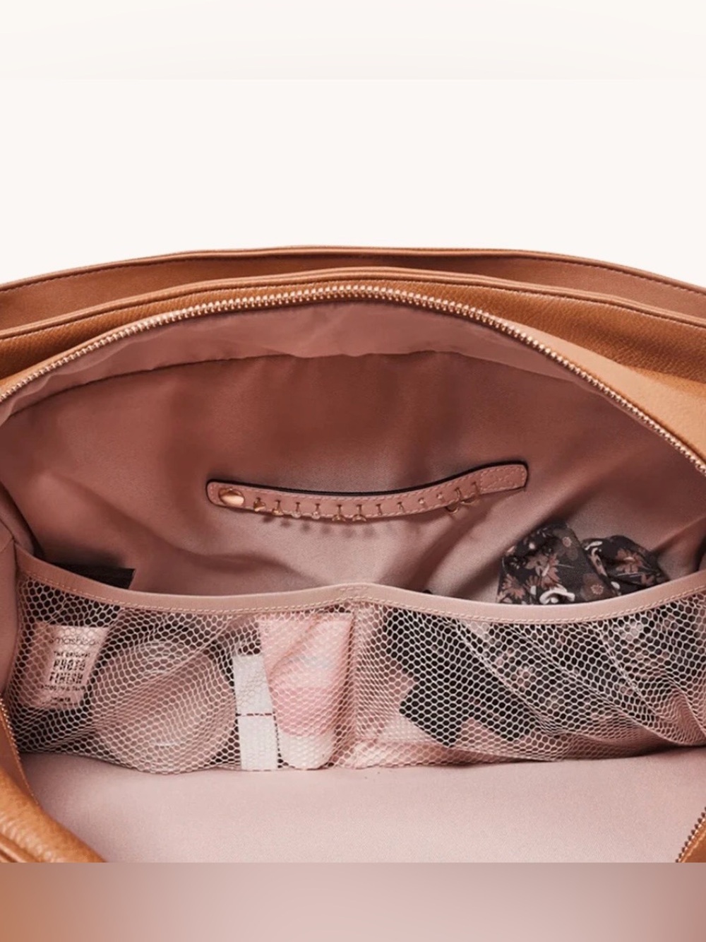 BNWT - Poppy & Peonies Voyageur bag in Cognac - Picture 10 of 14